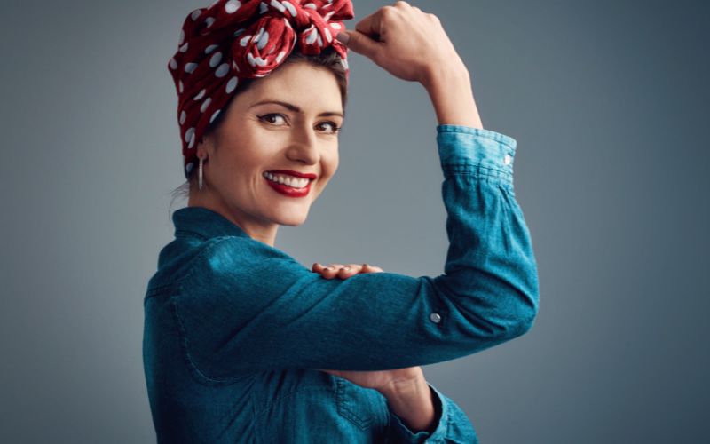 אישה חזקה ובטוחה
